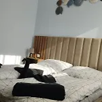 U Laguny 404 Apartment *